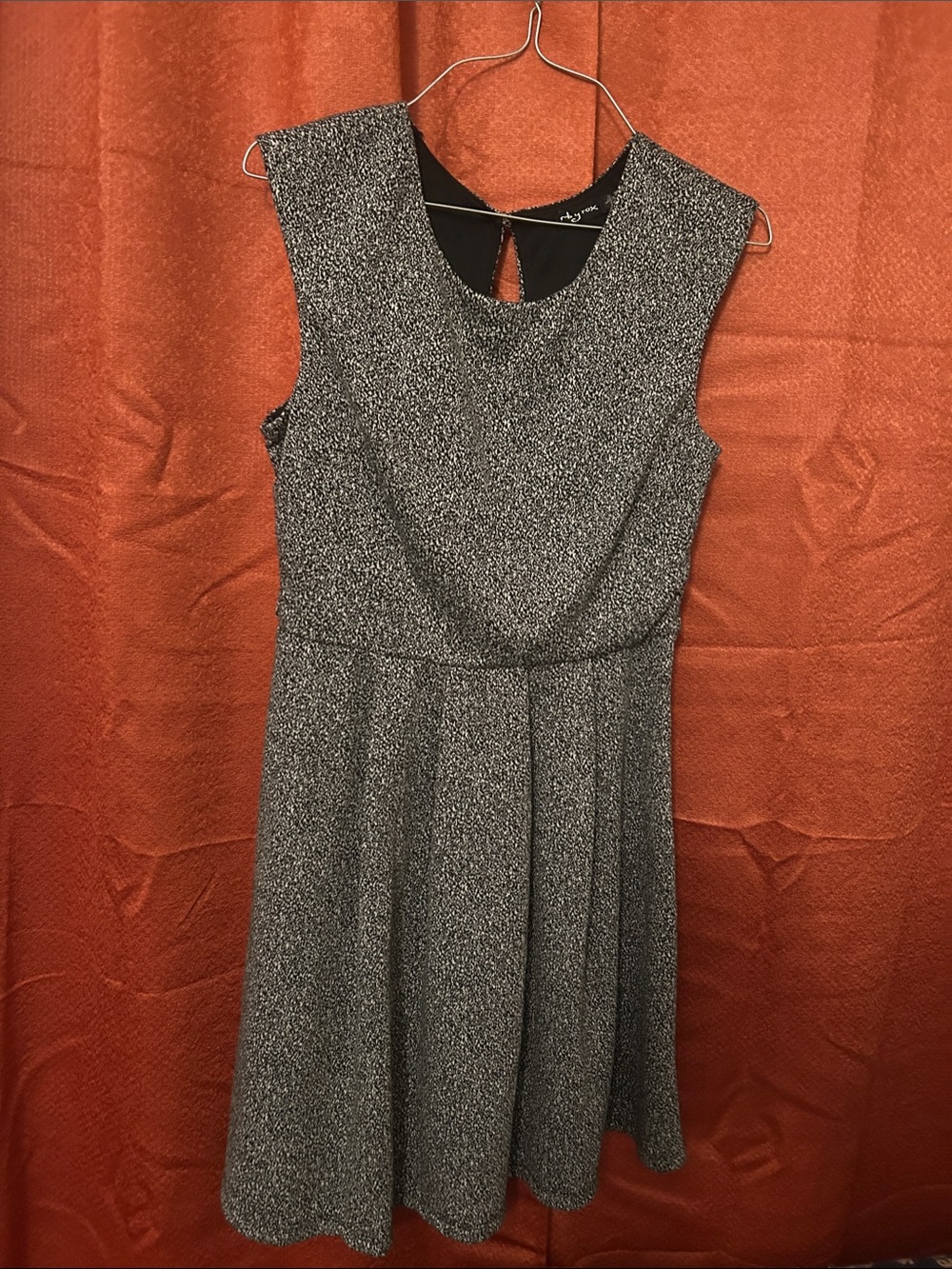 Ruby Rox Black and White Sleeveless Textured Midi Dress